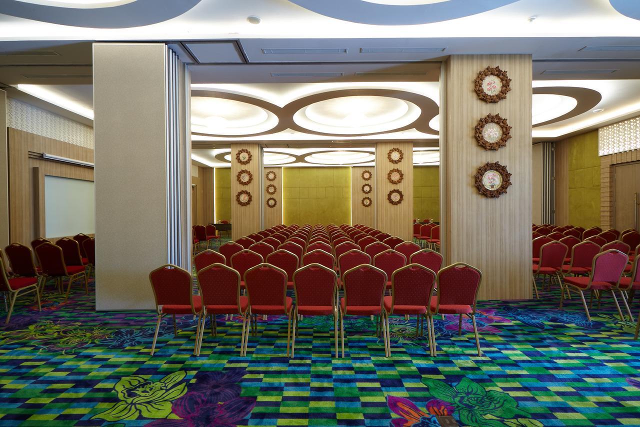 Hotel Ibis Styles Cikarang Extérieur photo