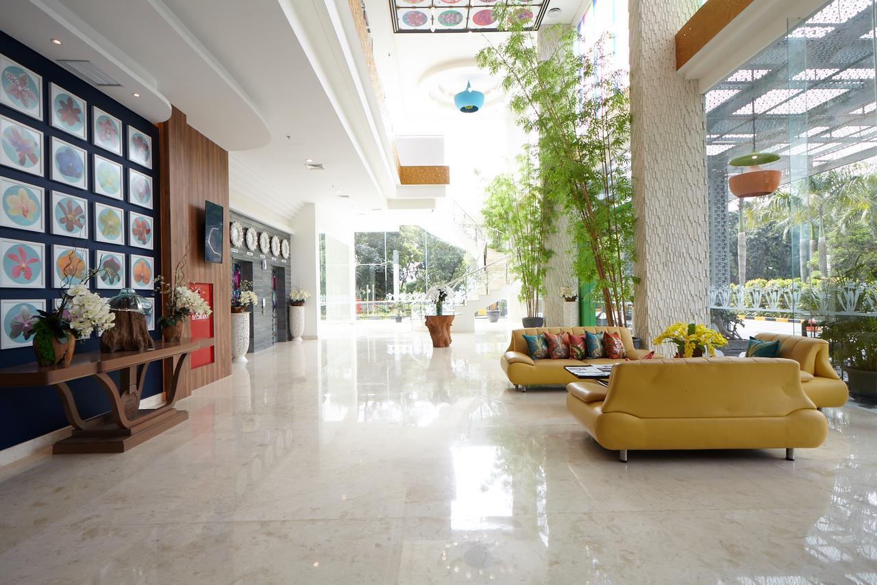 Hotel Ibis Styles Cikarang Extérieur photo