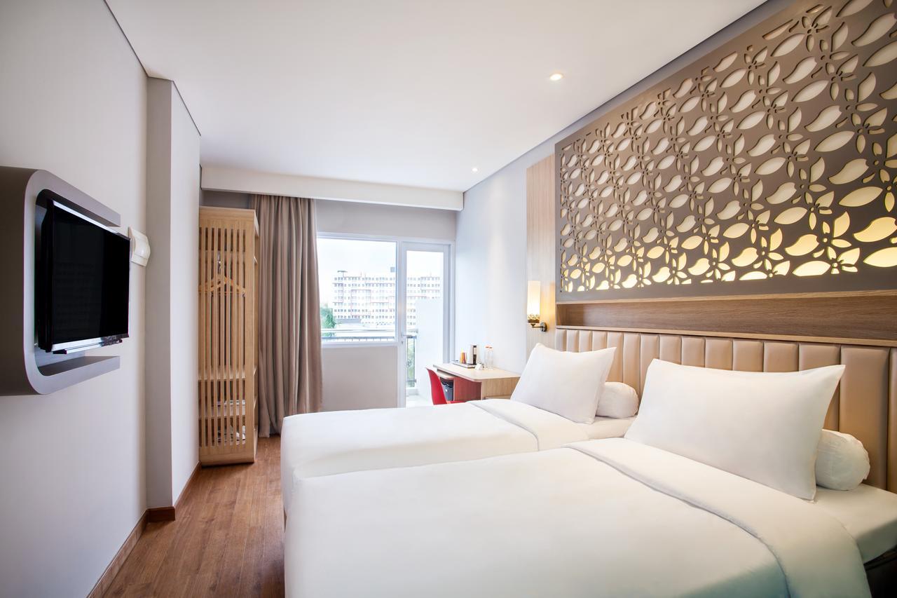 Hotel Ibis Styles Cikarang Extérieur photo