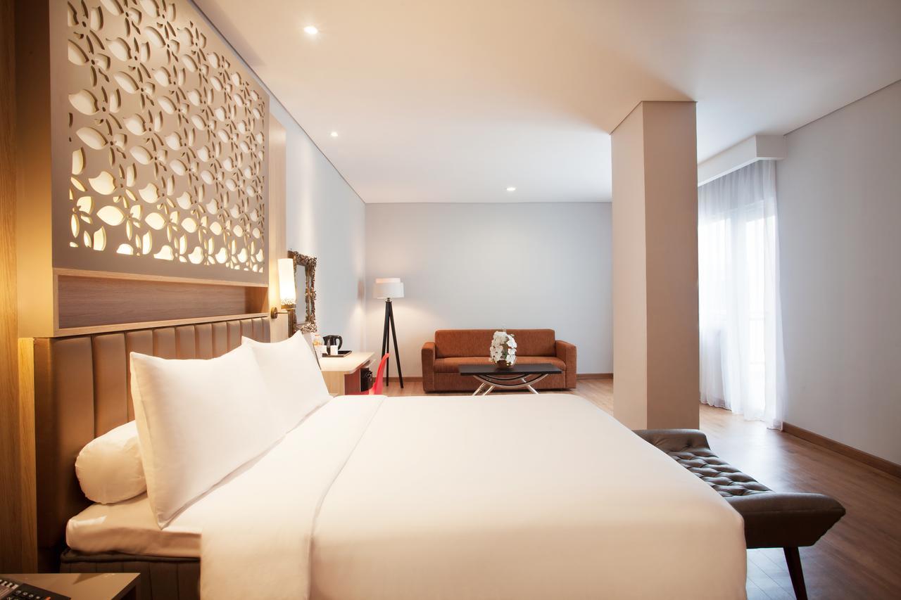 Hotel Ibis Styles Cikarang Extérieur photo