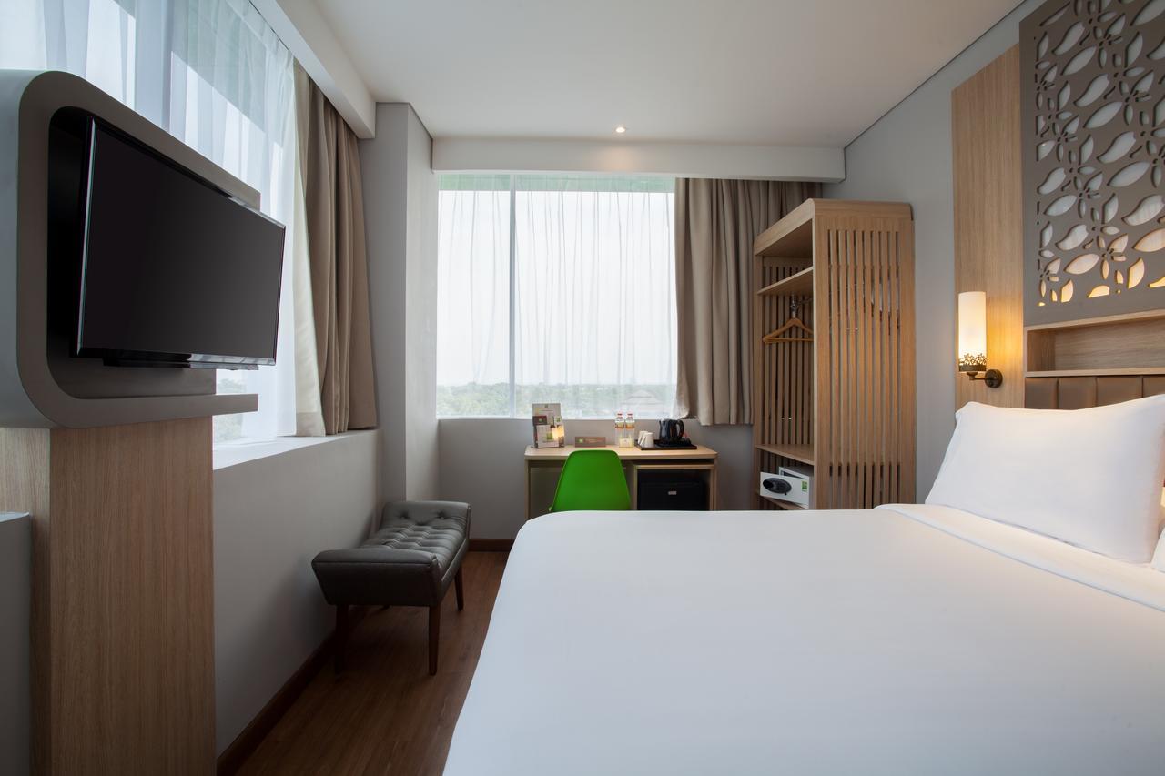 Hotel Ibis Styles Cikarang Extérieur photo