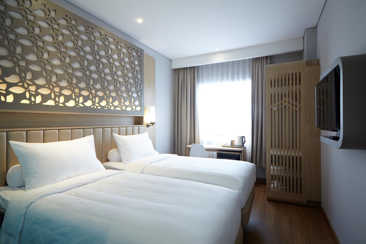 Hotel Ibis Styles Cikarang Extérieur photo